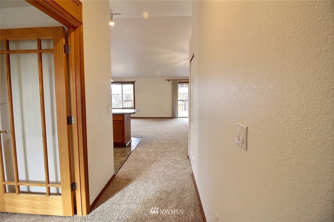 5917 Cherokee Loop Southeast Lacey, WA 98513 - Photo 3 of 25 Gallery Image 3