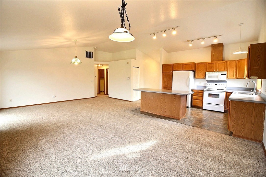 5917 Cherokee Loop Southeast Lacey, WA 98513 - Photo 8 of 25 Gallery Image 8