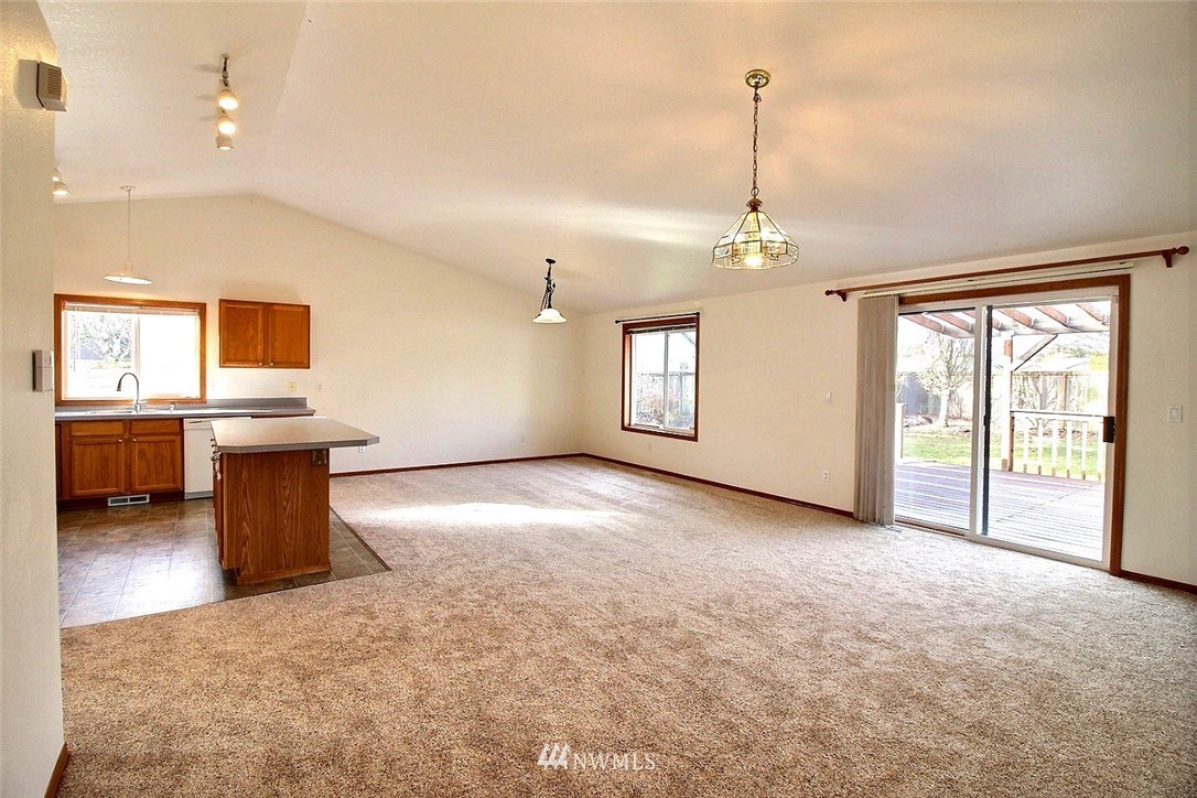 5917 Cherokee Loop Southeast Lacey, WA 98513 - Photo 10 of 25 Gallery Image 10
