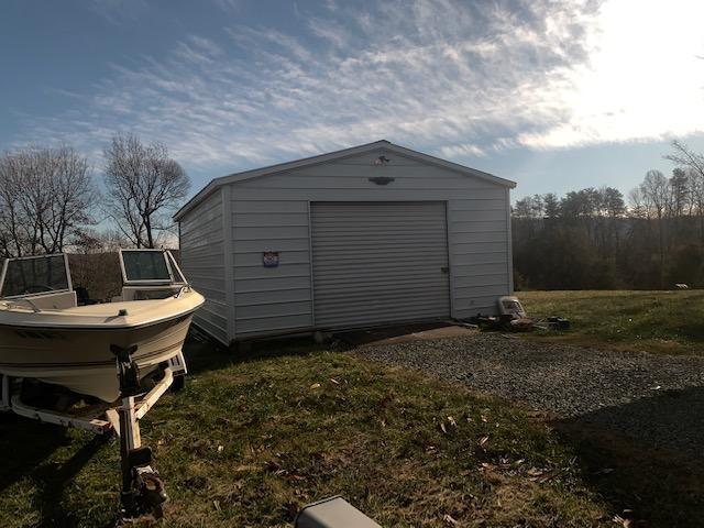 7550 Snow Creek Road Penhook, VA 24137 - Photo 10 of 23 15