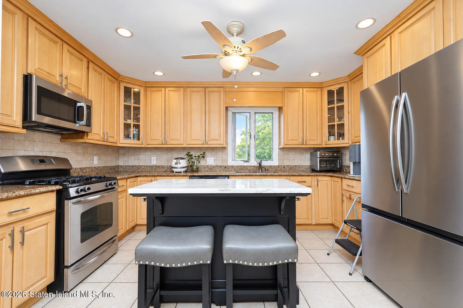 180 Radcliff Road Staten Island, NY 10305 - Photo 11 of 42 180-9
