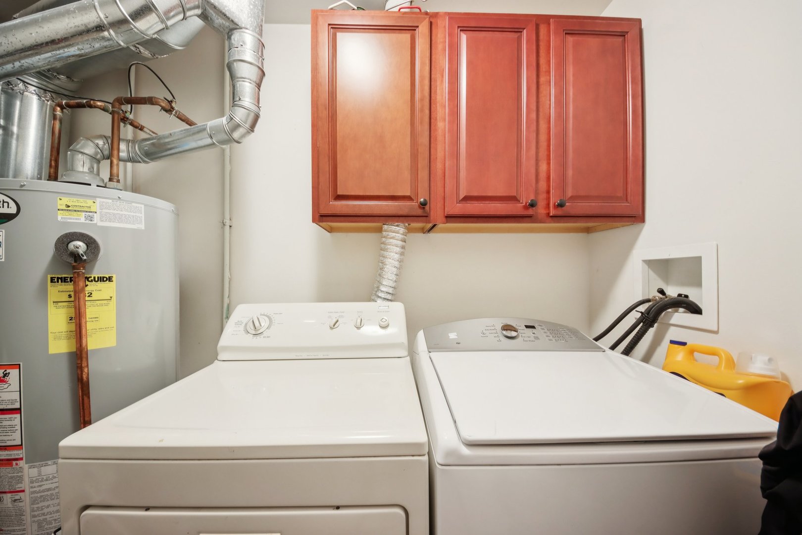 424 Acushnet Street Elgin, IL 60124 - Photo 10 of 21 a utility room with dryer and washer