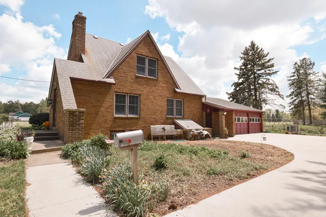 $309,000 | 1139 West Highland Street, Whitewater, WI 53190