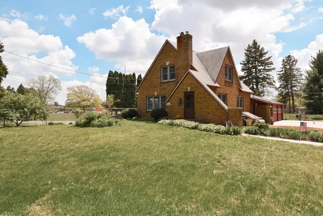 $309,000 | 1139 West Highland Street, Whitewater, WI 53190
