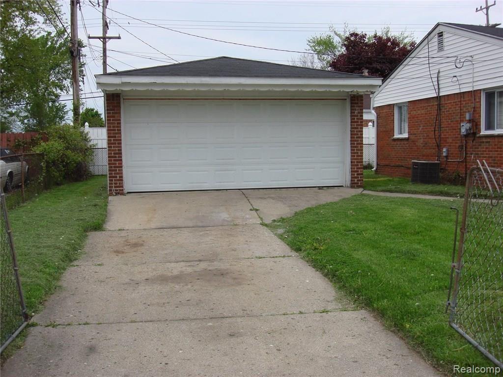 30349 Spring Arbor Drive Inkster, MI 48141 - Photo 2 of 8
