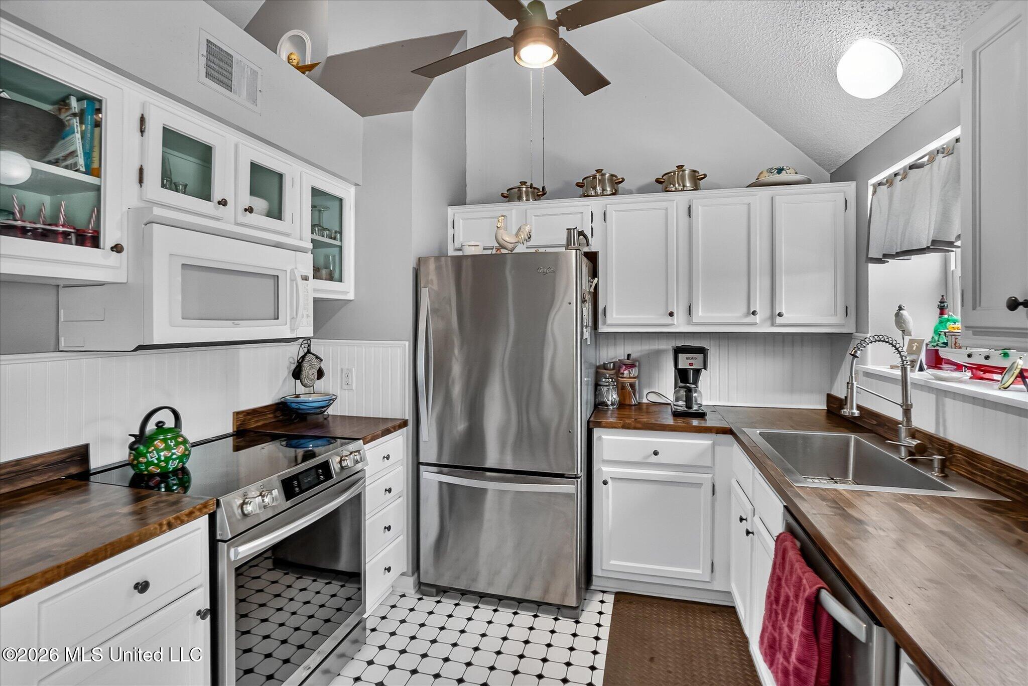 9211 Pointe Aux Chenes Road Ocean Springs, MS 39564 - Photo 9 of 57 Kitchen