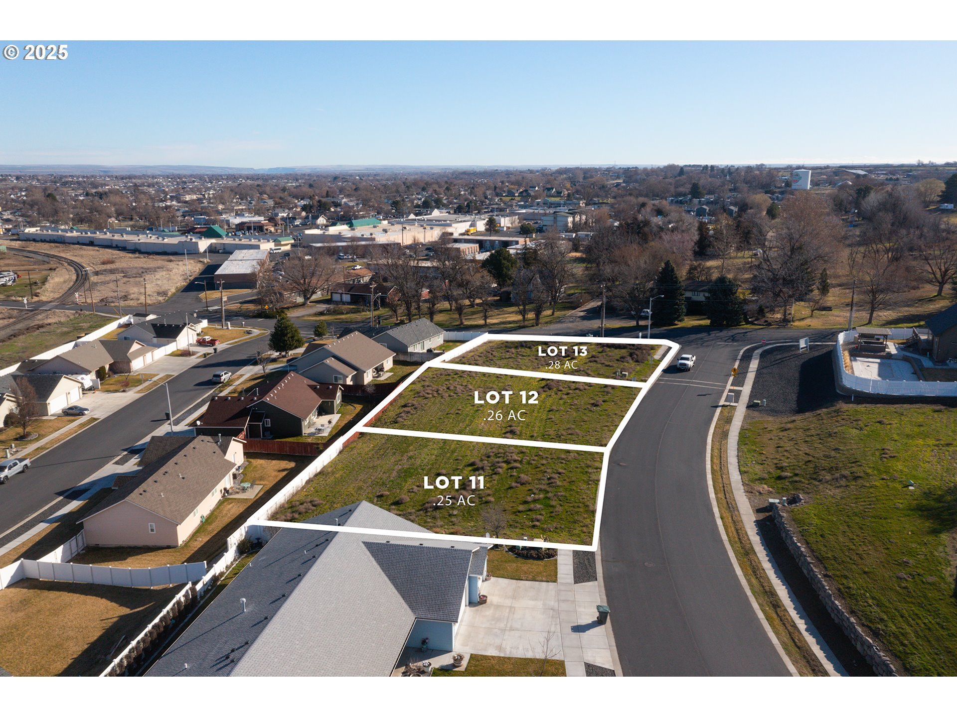 110 Southwest Desert Sky Drive, Unit 11 Hermiston, OR 97838 - Photo 6 of 6 a view of a tennis court