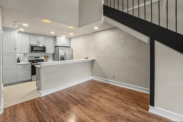 $148,800 | 5322 Medical Drive, Unit E206, San Antonio, TX 78240