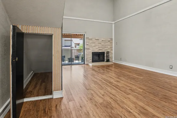 $148,800 | 5322 Medical Drive, Unit E206, San Antonio, TX 78240