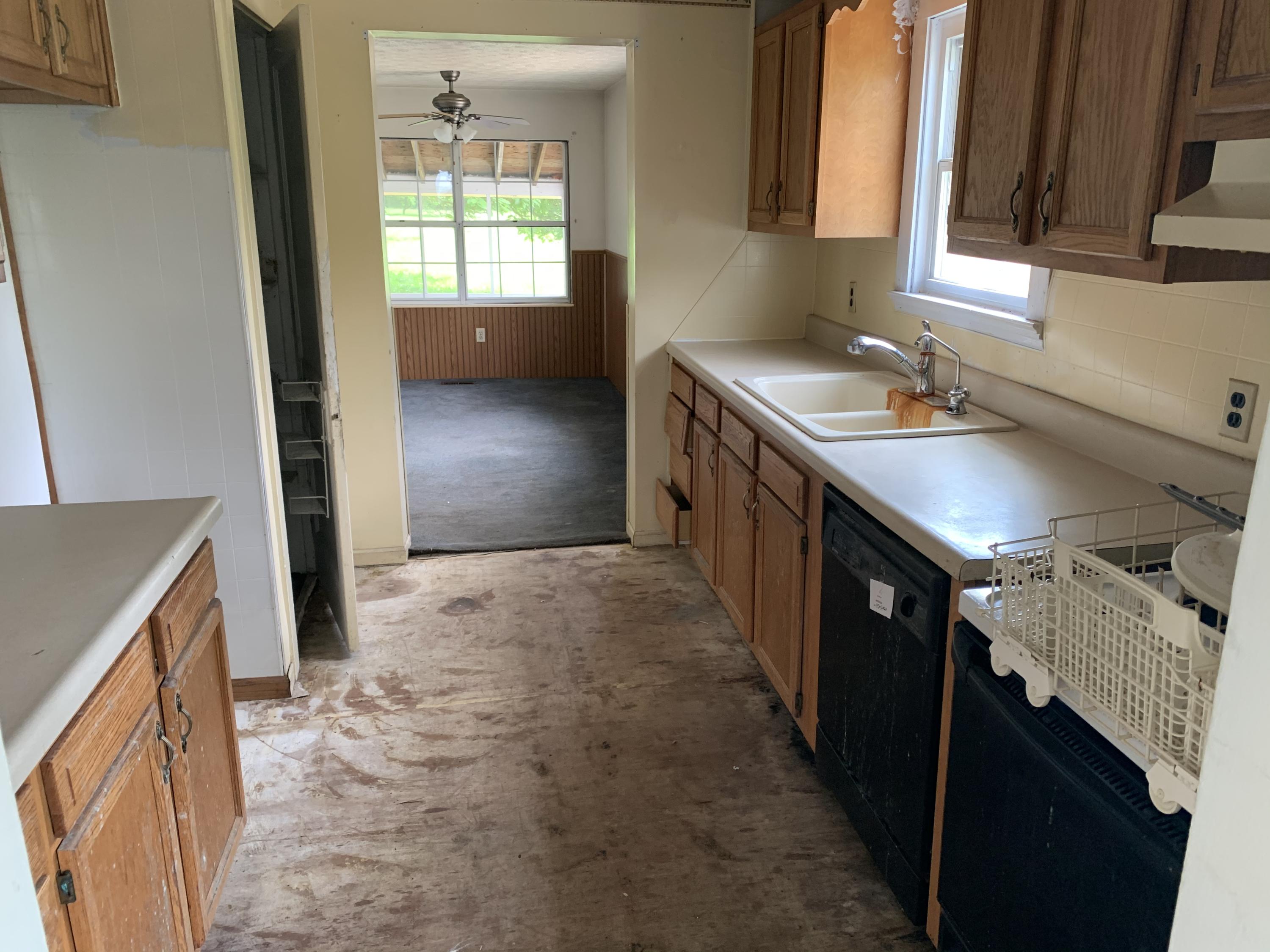 1592 Titus Road Springfield, OH 45502 - Photo 5 of 13