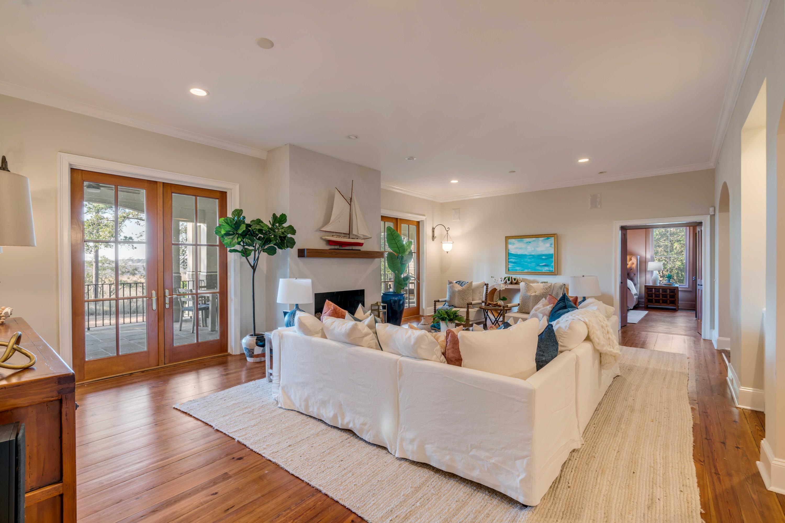 6080 Josie Ridge Road Wadmalaw Island, SC 29487 - Photo 37 of 86 Primary living Room