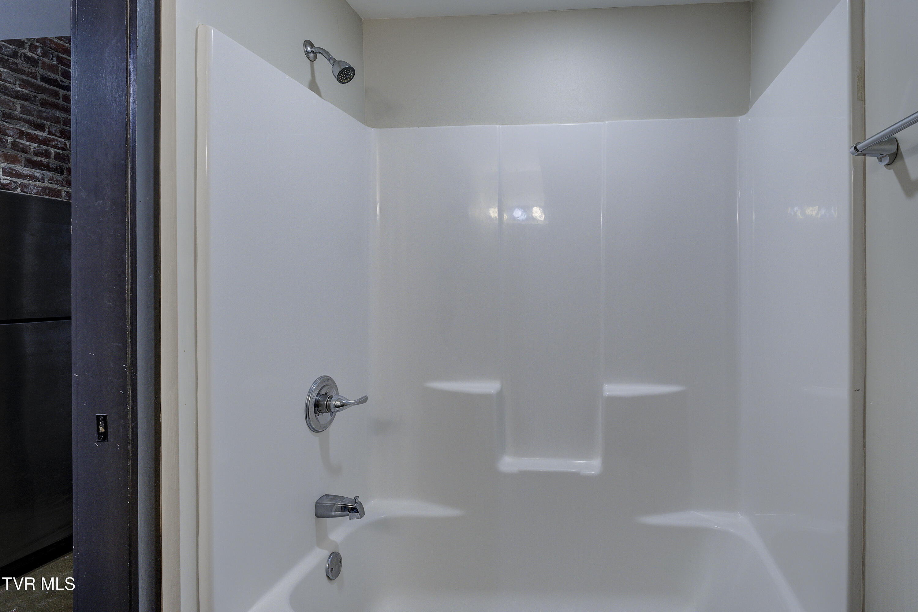 121 North Commerce Street, Unit 208 Johnson City, TN 37604 - Photo 13 of 23 NCommerceSt-204-12