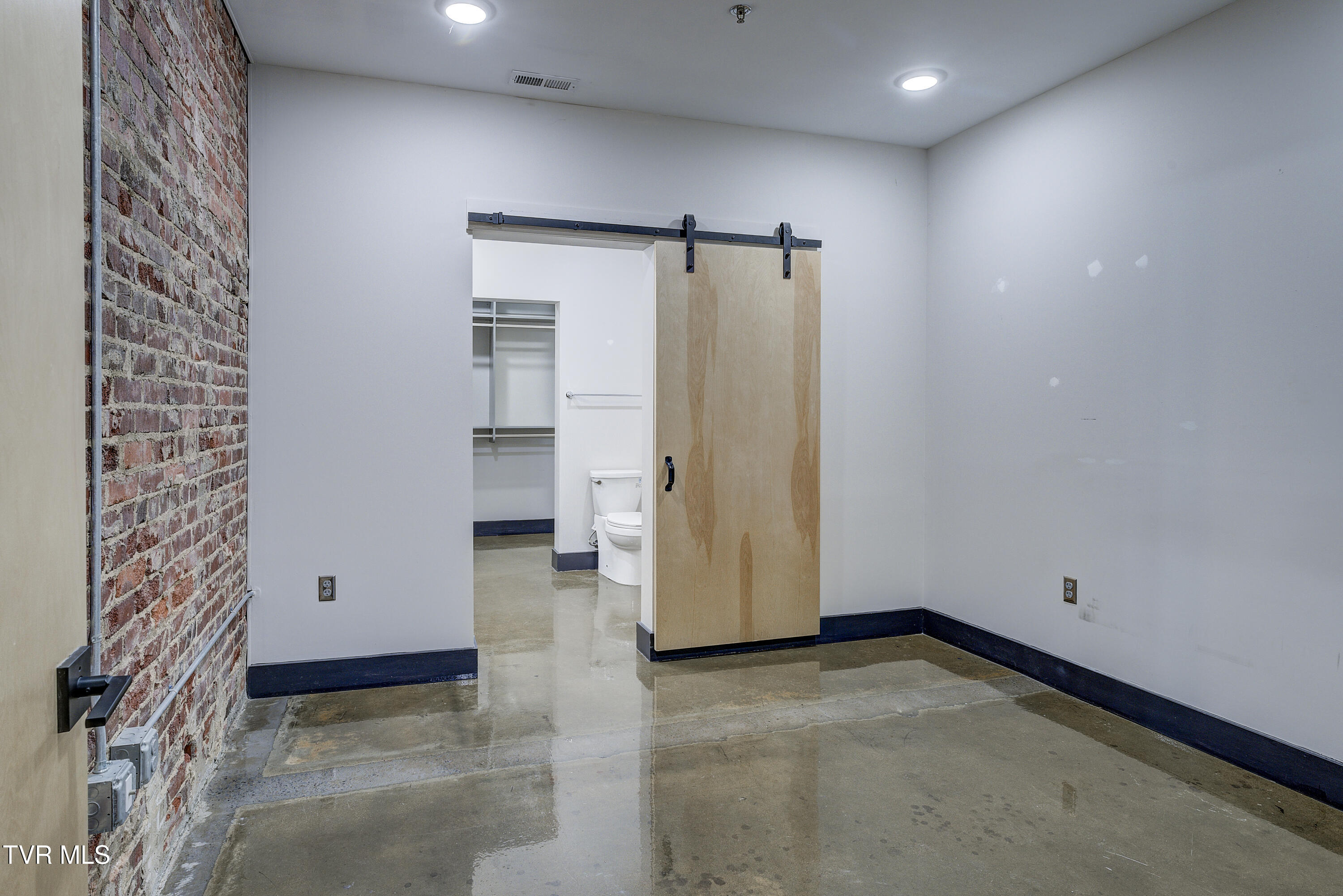 121 North Commerce Street, Unit 208 Johnson City, TN 37604 - Photo 14 of 23 NCommerceSt-204-13