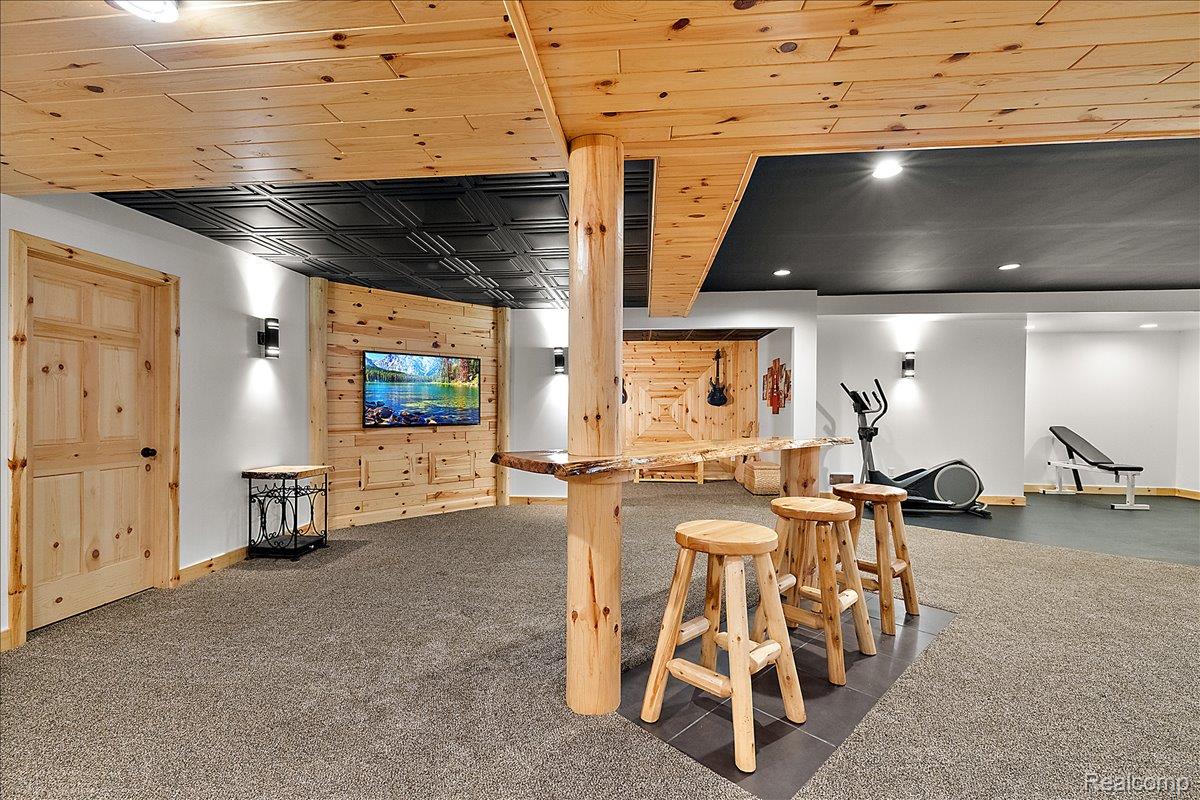 21901 31 Mile Road Ray, MI 48096 - Photo 35 of 74 Bar-style countertop to watch all your favorite sporting events