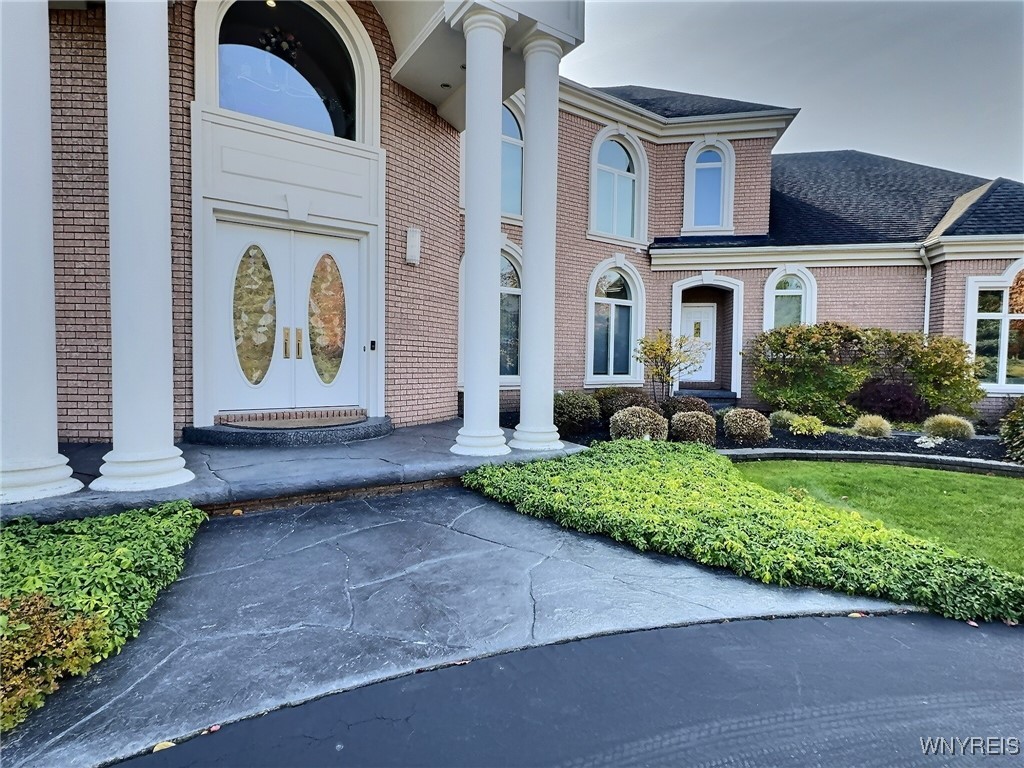 9665 Rocky Point Clarence, NY 14031 - Photo 4 of 50