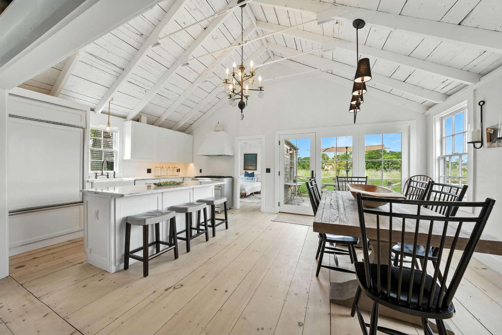 27 North Liberty Street Nantucket, MA 02554 - Photo 3 of 40
