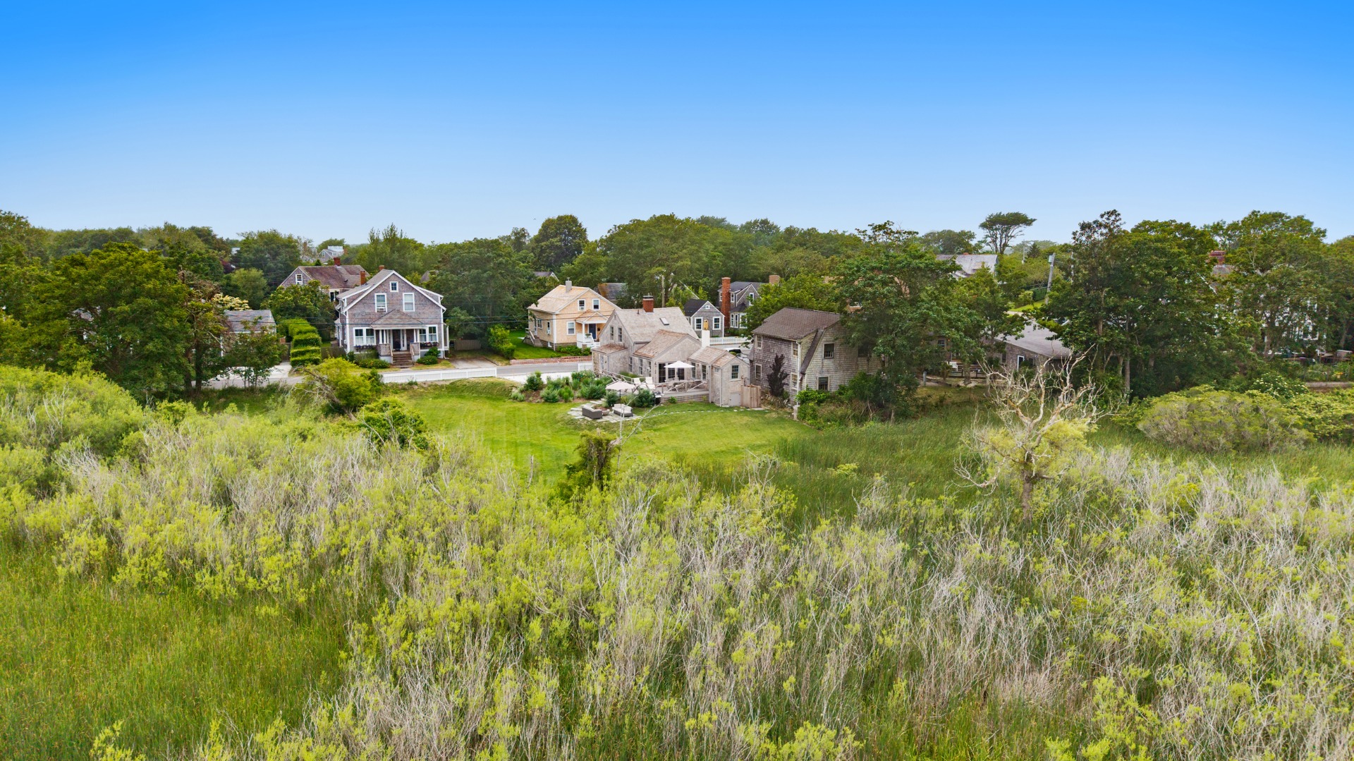 27 North Liberty Street Nantucket, MA 02554 - Photo 33 of 40
