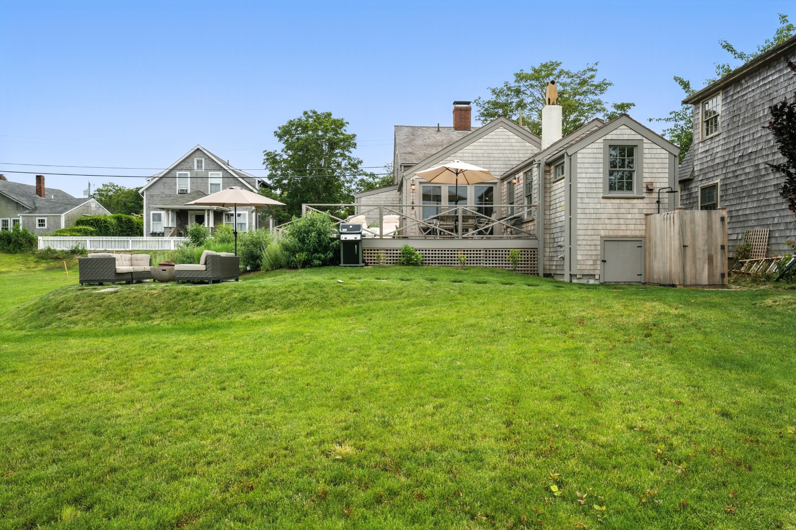 27 North Liberty Street Nantucket, MA 02554 - Photo 34 of 40