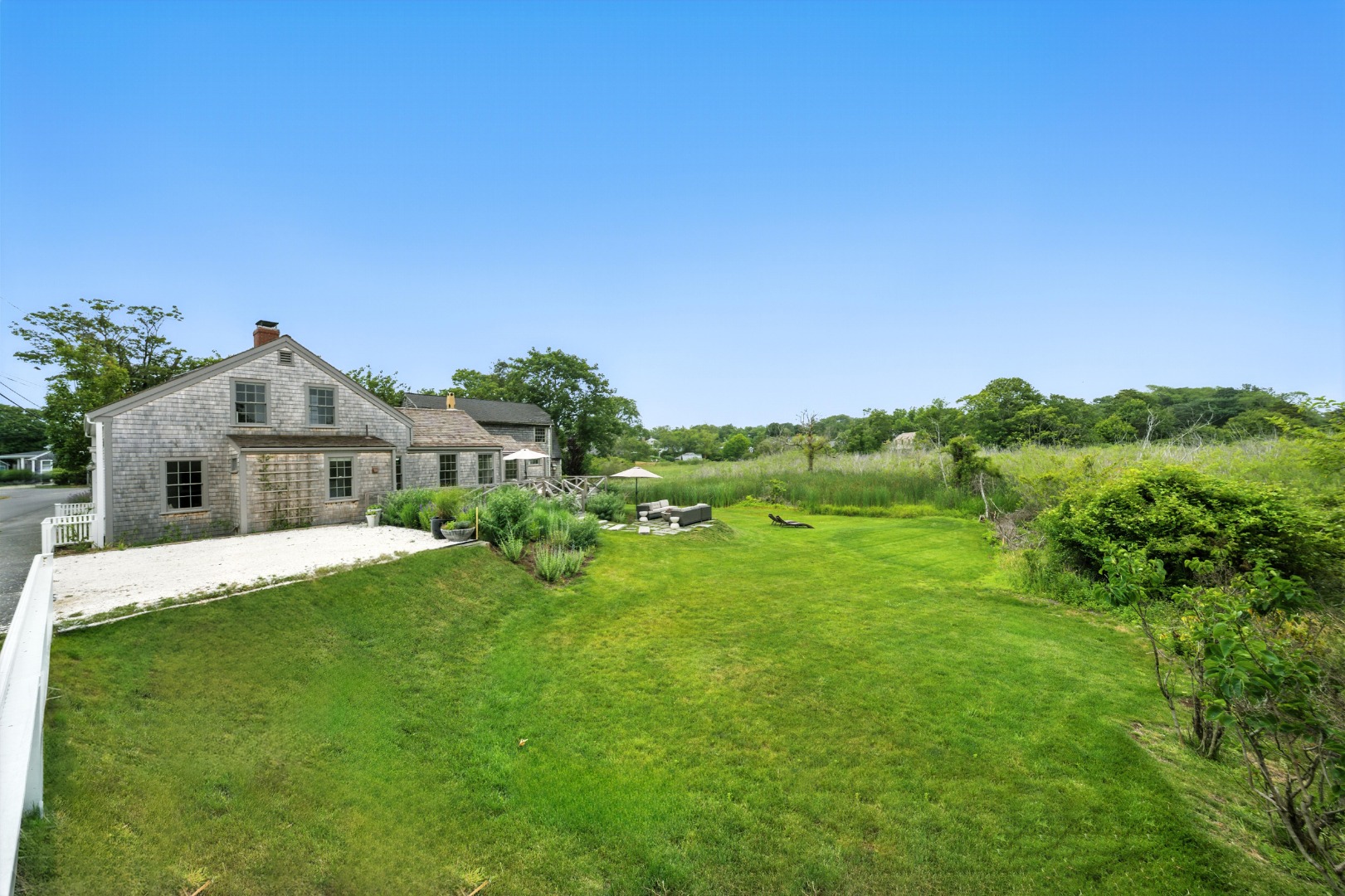 27 North Liberty Street Nantucket, MA 02554 - Photo 37 of 40