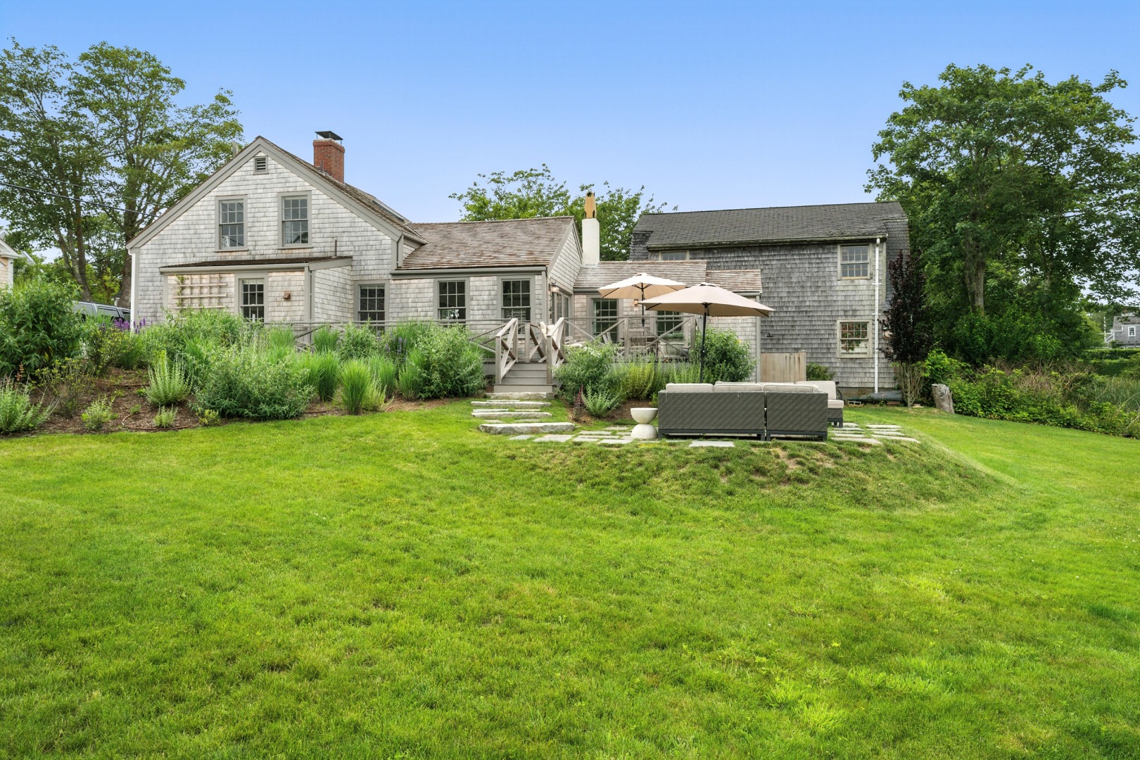27 North Liberty Street Nantucket, MA 02554 - Photo 39 of 40