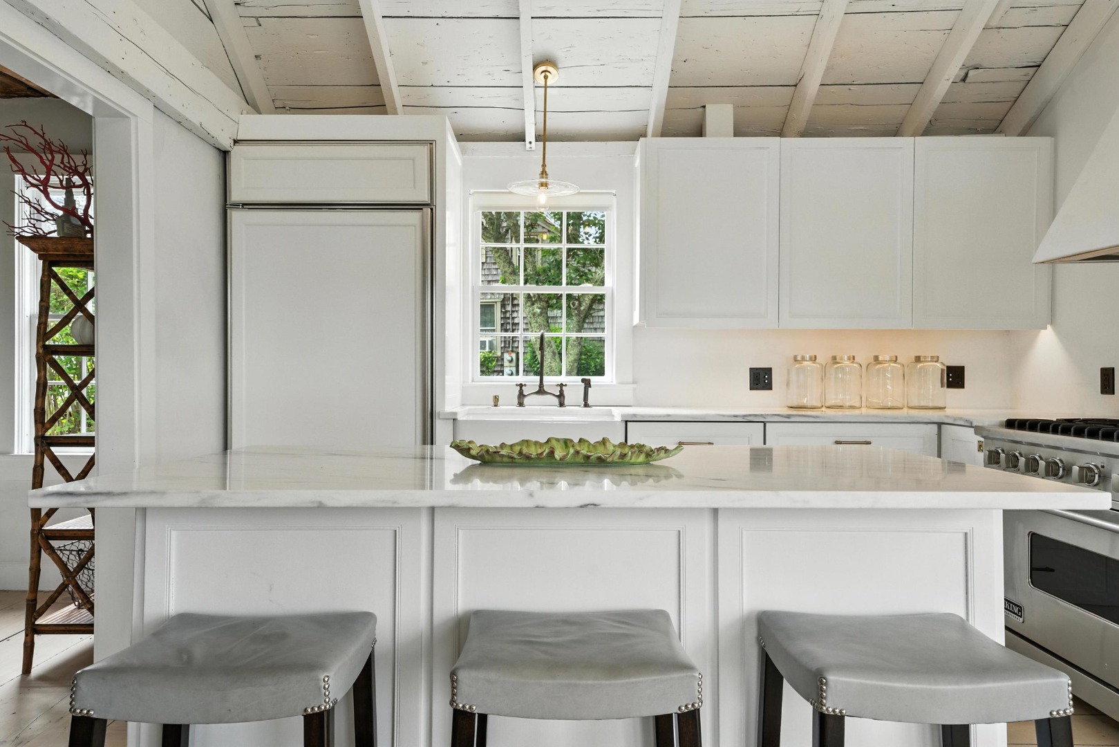 27 North Liberty Street Nantucket, MA 02554 - Photo 10 of 40
