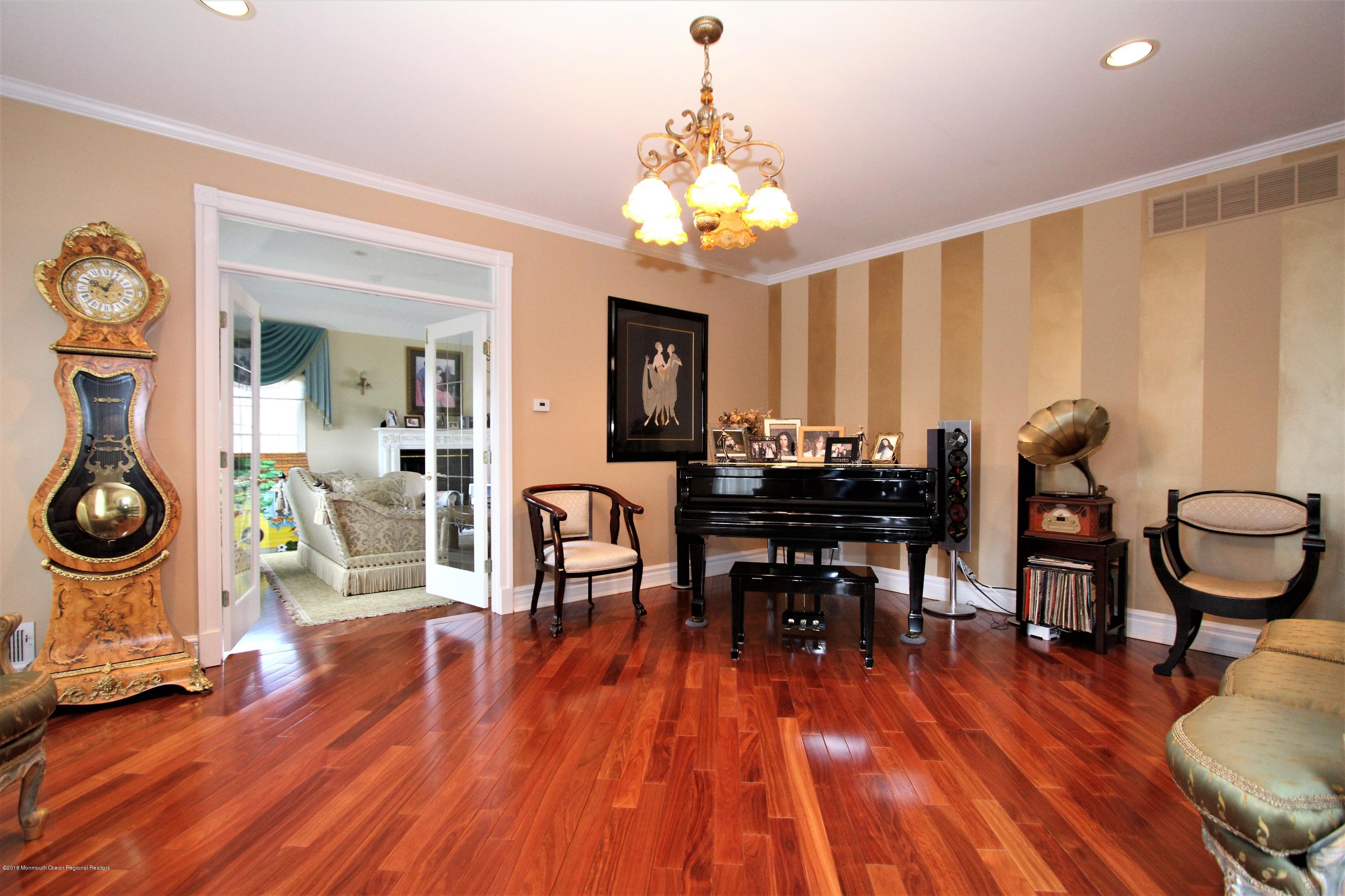 128 Conover Road Morganville, NJ 07751 - Photo 5 of 34 IMG_5529