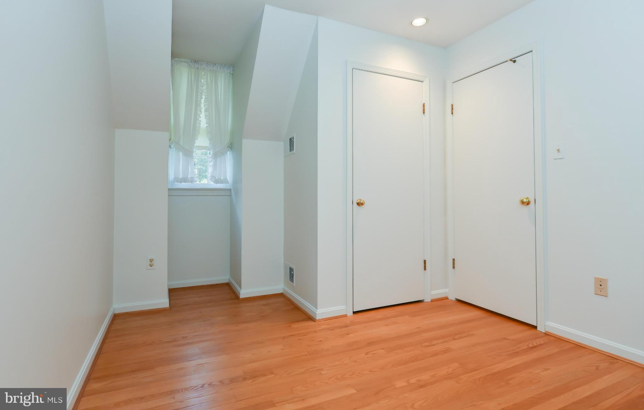 8703 Brook Road McLean, VA 22102 - Photo 16 of 30 Bedroom