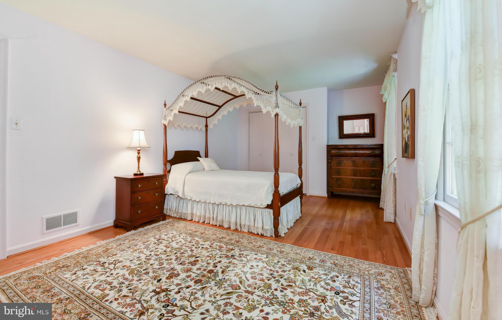 8703 Brook Road McLean, VA 22102 - Photo 21 of 30 Bedroom