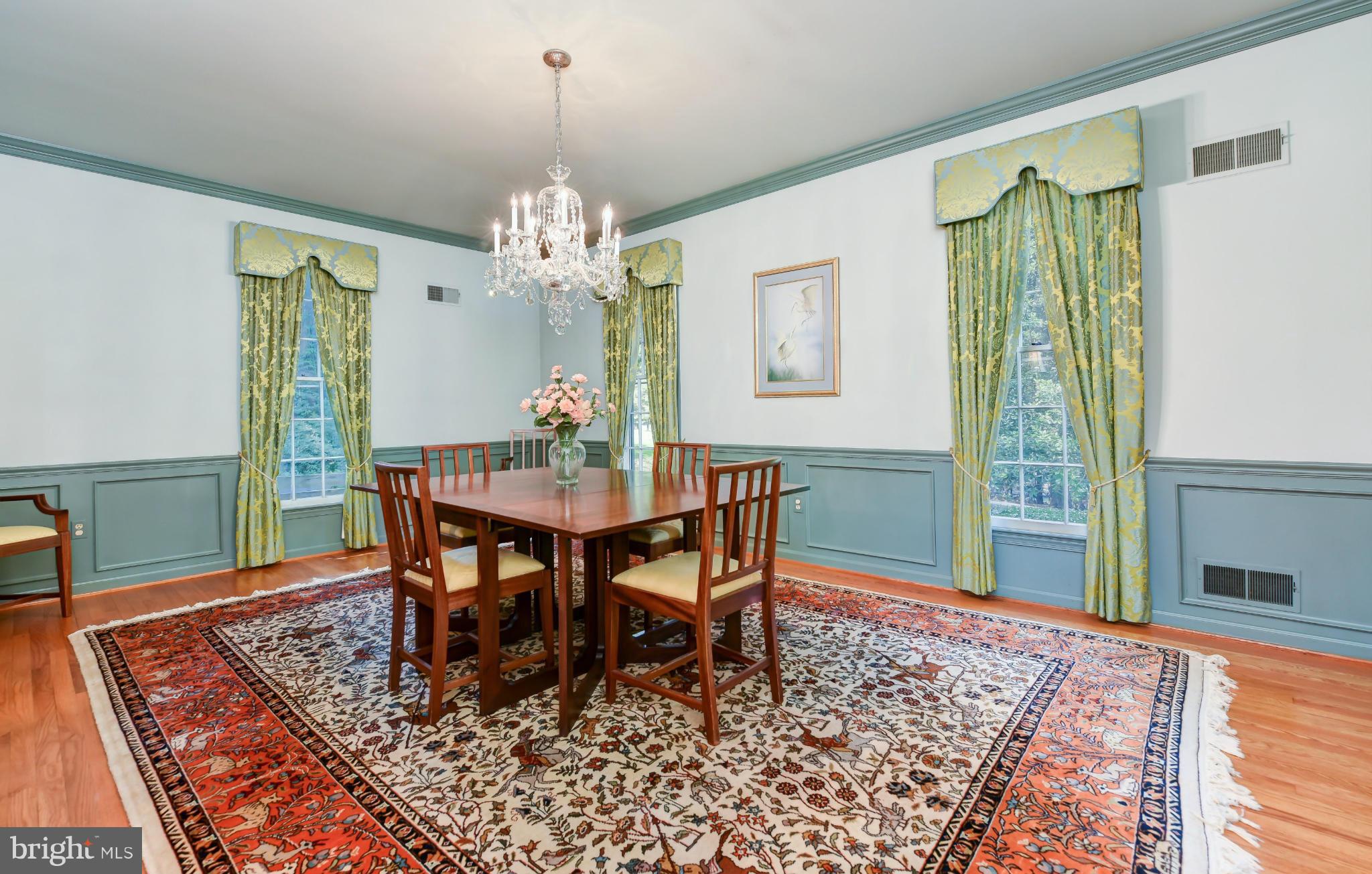 8703 Brook Road McLean, VA 22102 - Photo 5 of 30 Dining Room