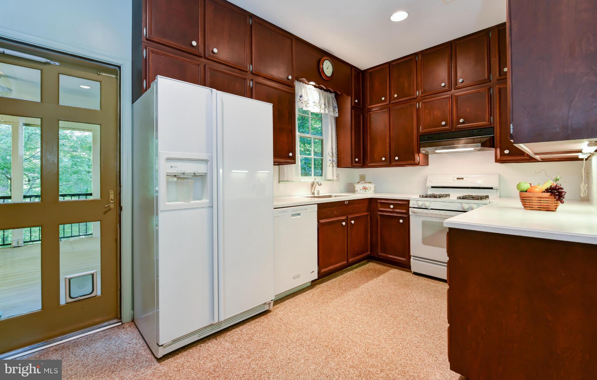 8703 Brook Road McLean, VA 22102 - Photo 9 of 30 Kitchen