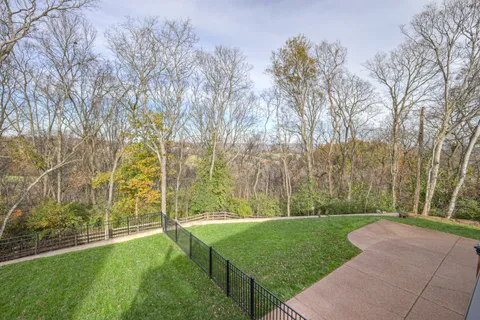 $779,900 | 6752 Autumnwood Drive, Nashville, TN 37221