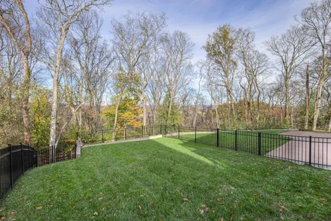 $779,900 | 6752 Autumnwood Drive, Nashville, TN 37221