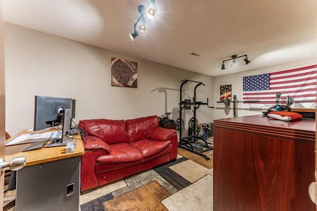 $284,900 | 260 Sunrise Circle, Rose Hill, KS 67133