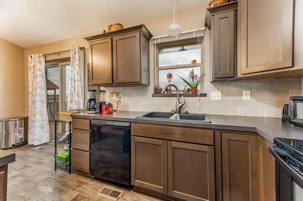 $284,900 | 260 Sunrise Circle, Rose Hill, KS 67133