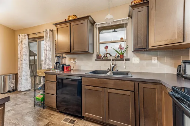 $284,900 | 260 Sunrise Circle, Rose Hill, KS 67133