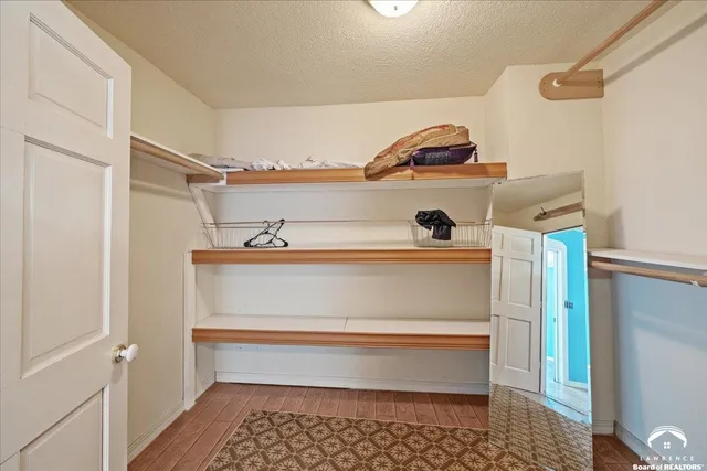 $850,000 | 22559 Fall Leaf Road, Linwood, KS 66052