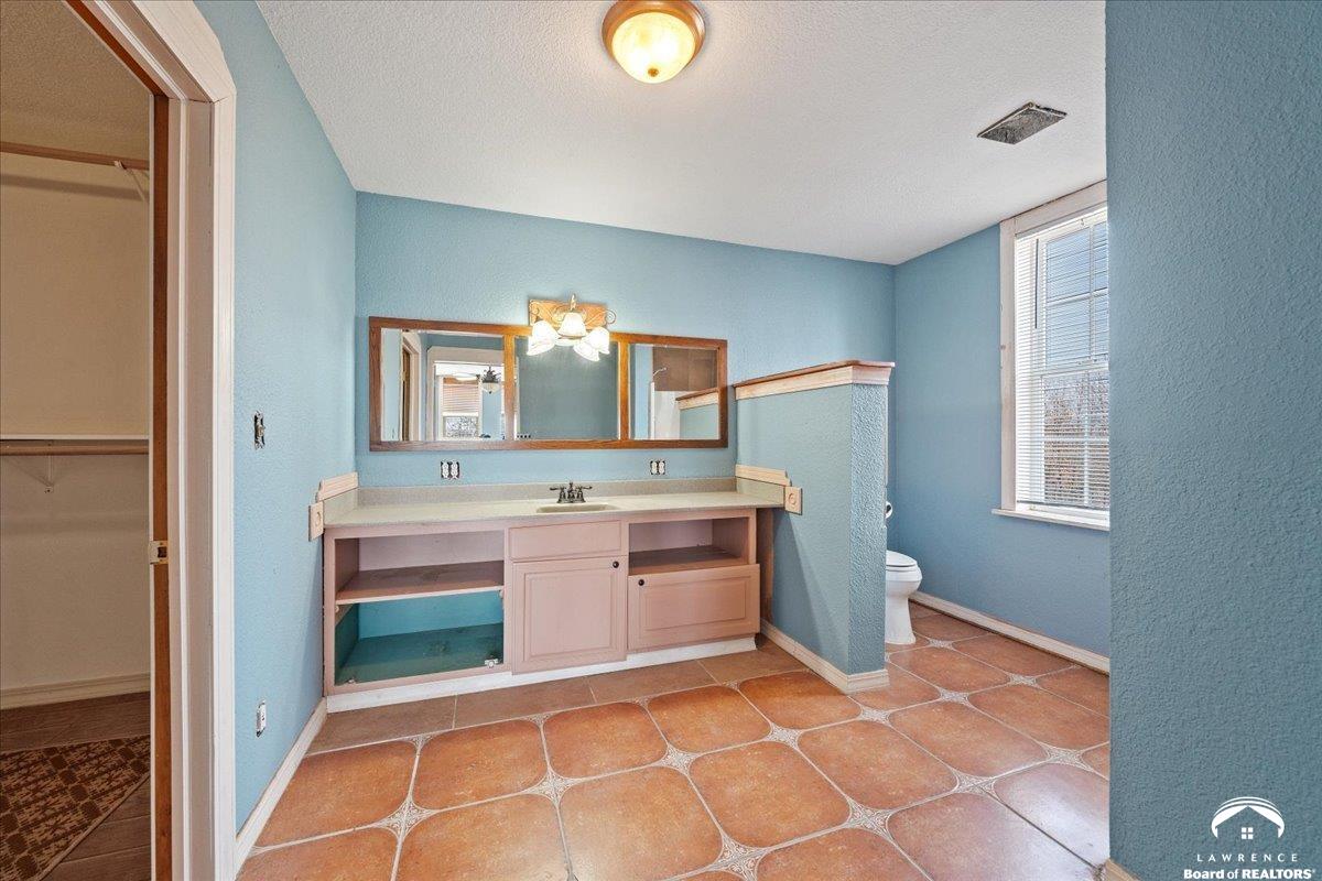 22559 Fall Leaf Road Linwood, KS 66052 - Photo 18 of 39