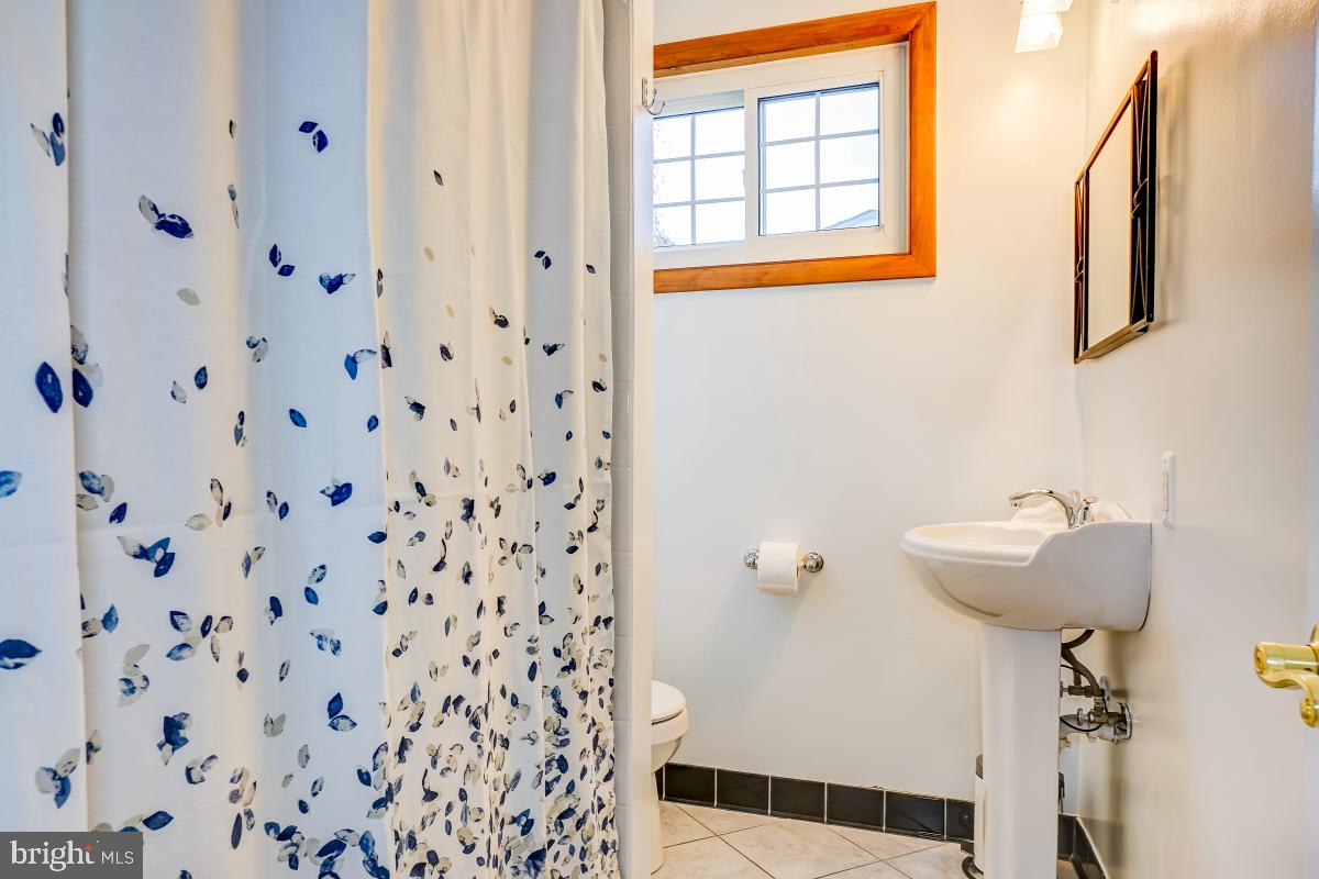 11113 Schuylkill Road Rockville, MD 20852 - Photo 17 of 32