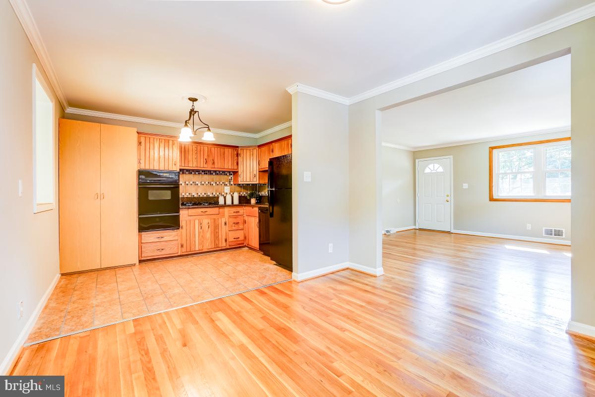 11113 Schuylkill Road Rockville, MD 20852 - Photo 8 of 32