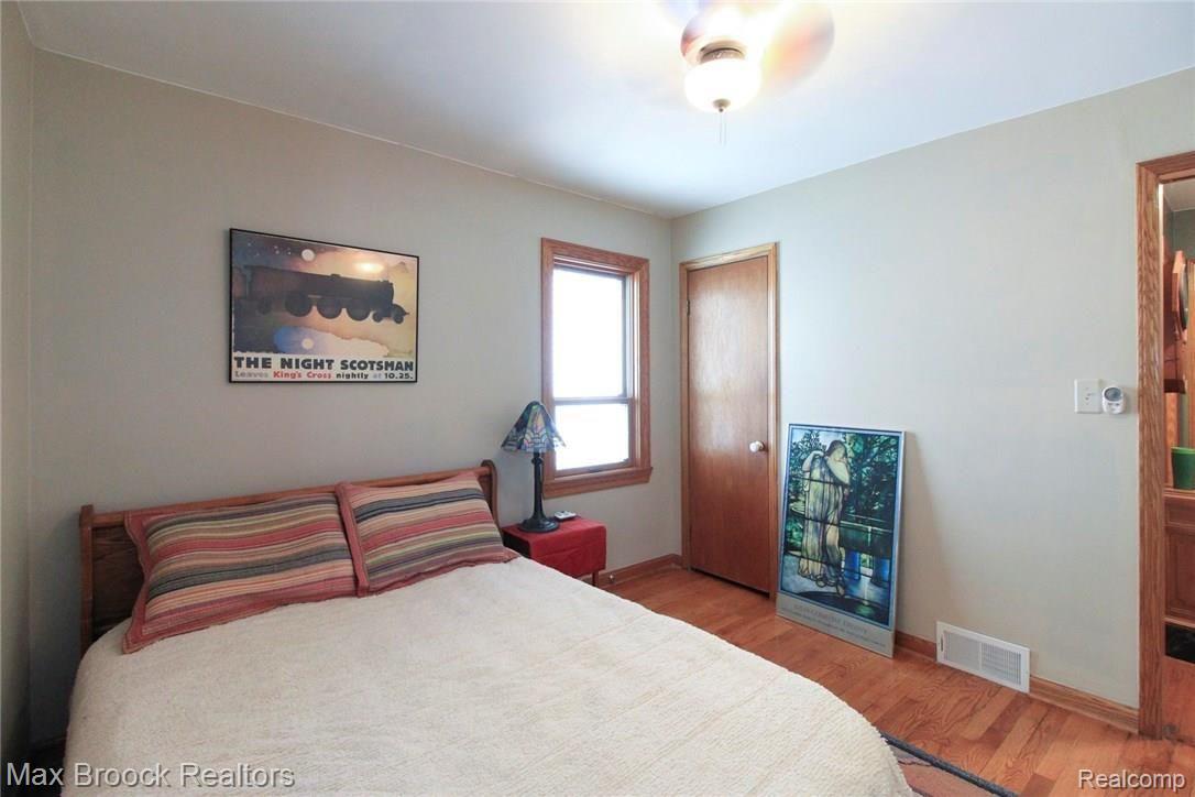 33 Amherst Road Pleasant Ridge, MI 48069 - Photo 17 of 22 Master Bedroom