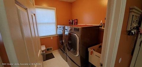 5244 Durfee Road Eaton Rapids, MI 48827 - Photo 17 of 29 Laundry Room