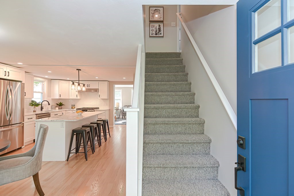 91 Higgins Road Framingham, MA 01701 - Photo 5 of 41 Gallery Image 5