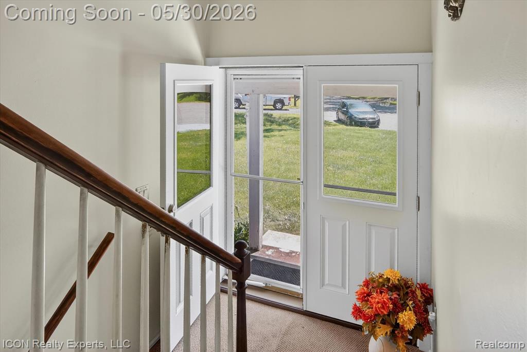 1869 Middle Trail Road Walled Lake, MI 48390 - Photo 7 of 46