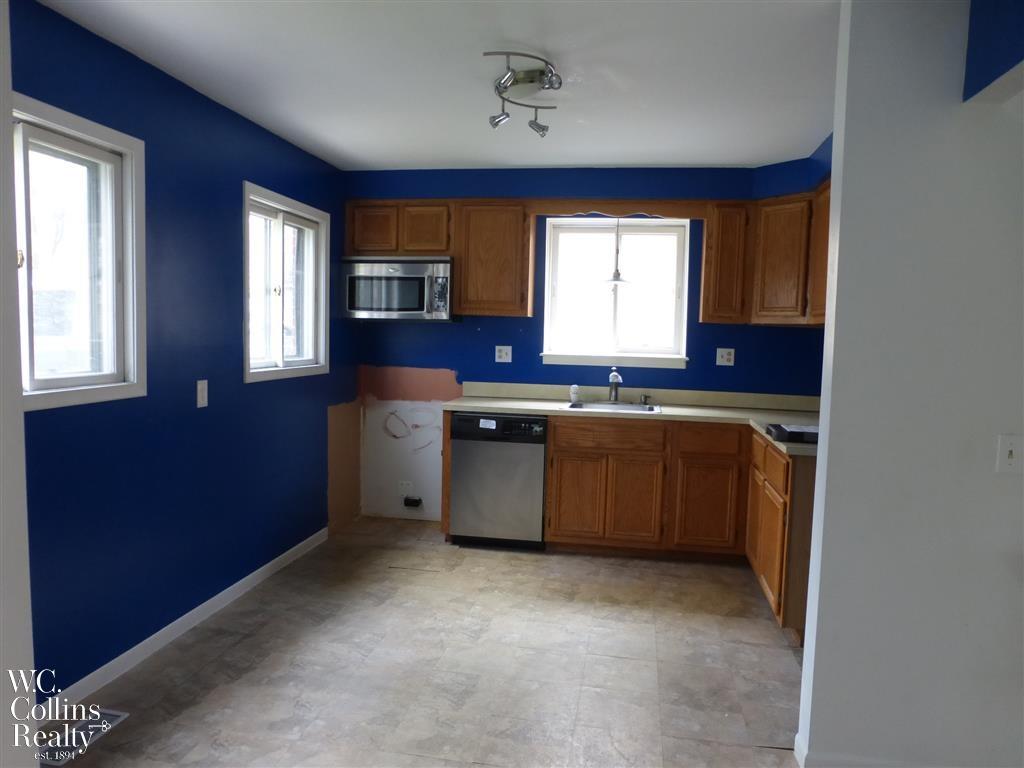 1291 Maple Drive Rochester, MI 48307 - Photo 2 of 14