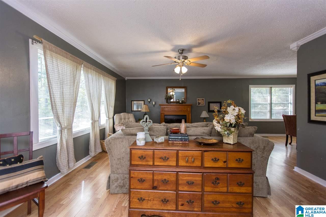 135 Brantley Lake Road Alabaster, AL 35114 - Photo 3 of 37
