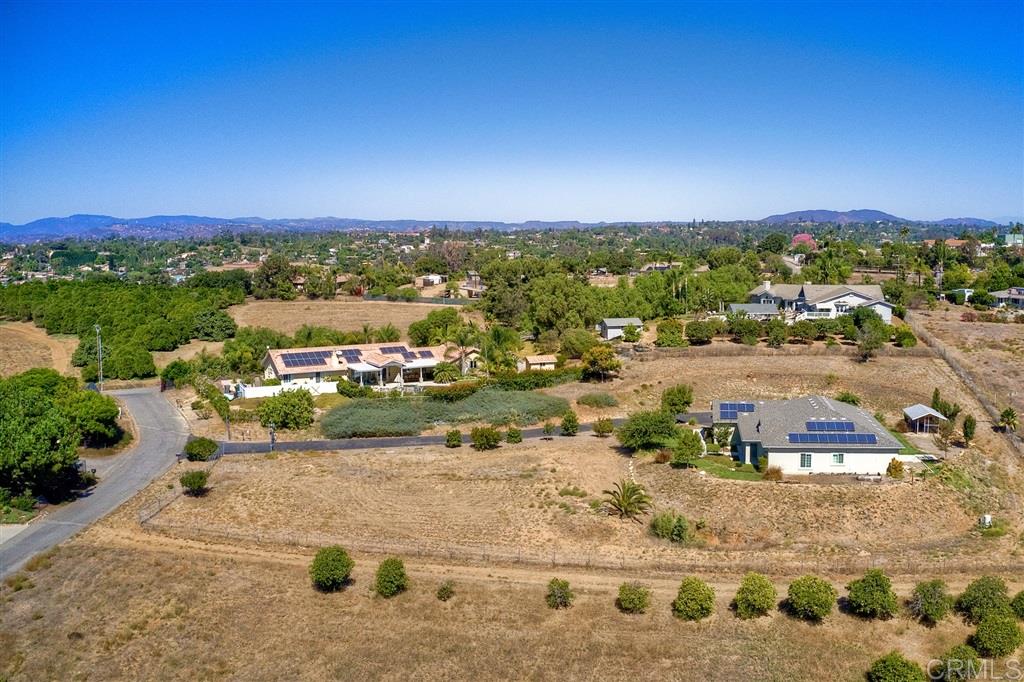 1526 Green Acres Road Fallbrook, CA 92028 - Photo 7 of 25