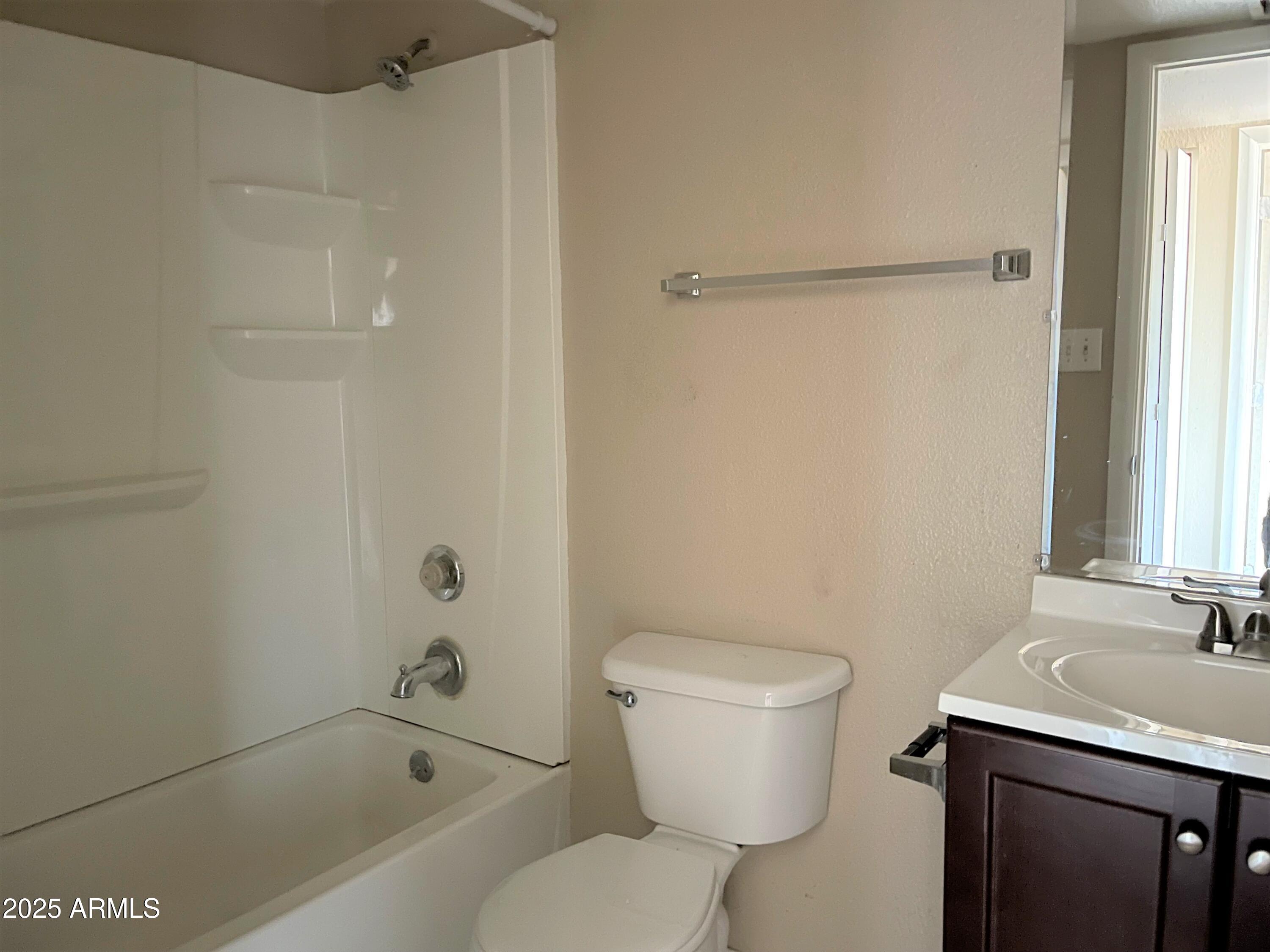 4514 East Riverside Street Phoenix, AZ 85040 - Photo 11 of 12 IMG_8583