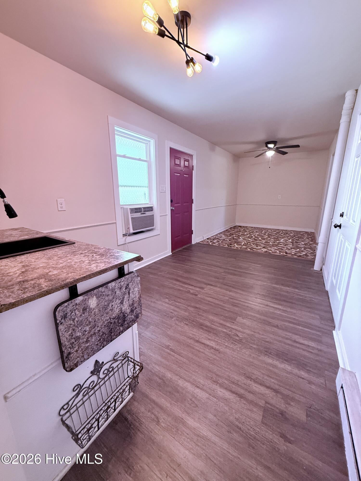 511 North B Street Bridgeton, NC 28519 - Photo 5 of 26 Downstairs Quarters