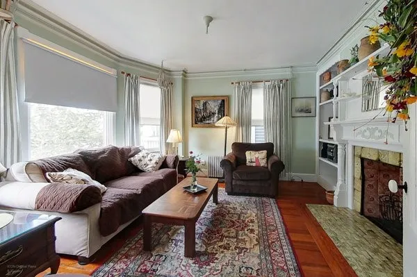 $2,450 | 616 Thames Street, Unit 1, Newport, RI 02840