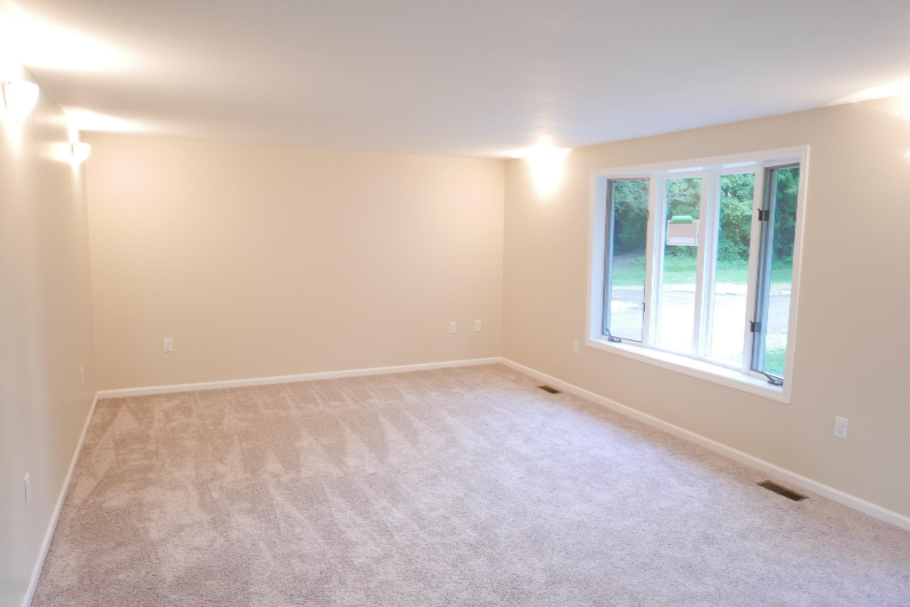 987 Miller Road Plainwell, MI 49080 - Photo 6 of 21 P1030534